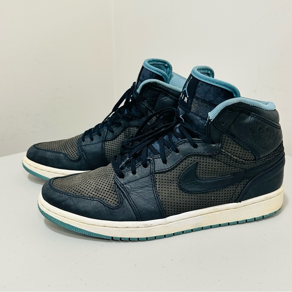 Nike Air Jordan 1 Retro Hi Premier 332134-441 Size‎ 9 Vintage Authentic